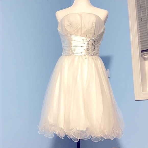 NEW May Queen  Ivory Embellished Convertible Cocktail Dress - Picture 2 of 9